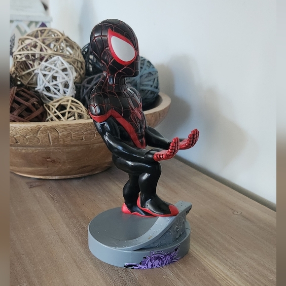 🎮 Spider-Man Miles Morales Phone & Controller Holder – 8.5” Figure Excellent - Picture 3 of 12